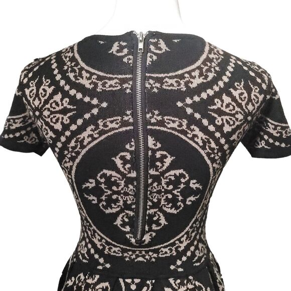 Romeo & Juliet Couture Black White Damask Sweater Dress Womens XSmall A Line - Picture 9 of 13